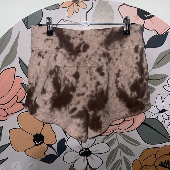 Lululemon Women's Tan and Brown Shorts - Picture 2 of 4